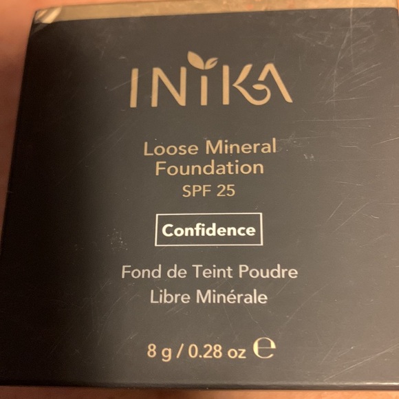 Inika Classic Loose Mineral Foundation SPF 25 Confidence - Picture 3 of 4